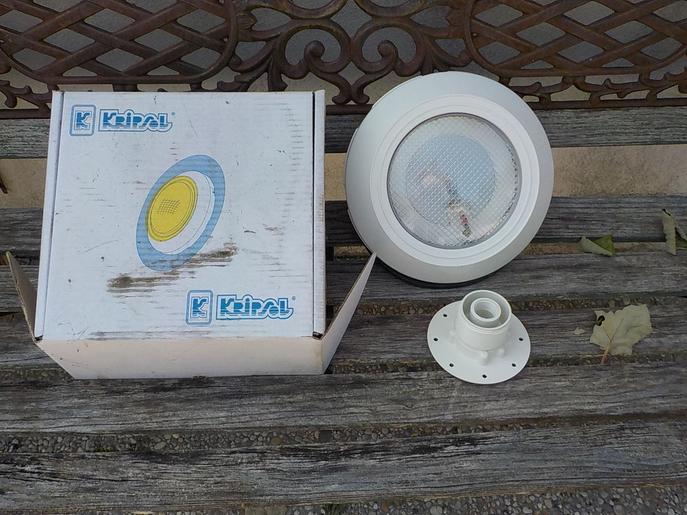 PROJECTEUR A LEDS pour piscine Bricolage