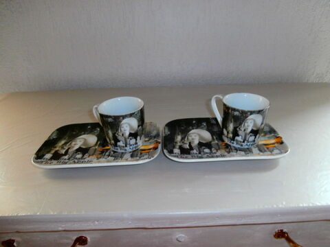 2 tasses à café avec soucoupes, neuves, jamais servi.
9 Paris 11 (75)