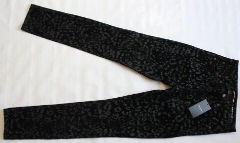 Pantalon print panth�re noire SAINT LAURENT 
T.25 FR - S 350 Issy-les-Moulineaux (92)