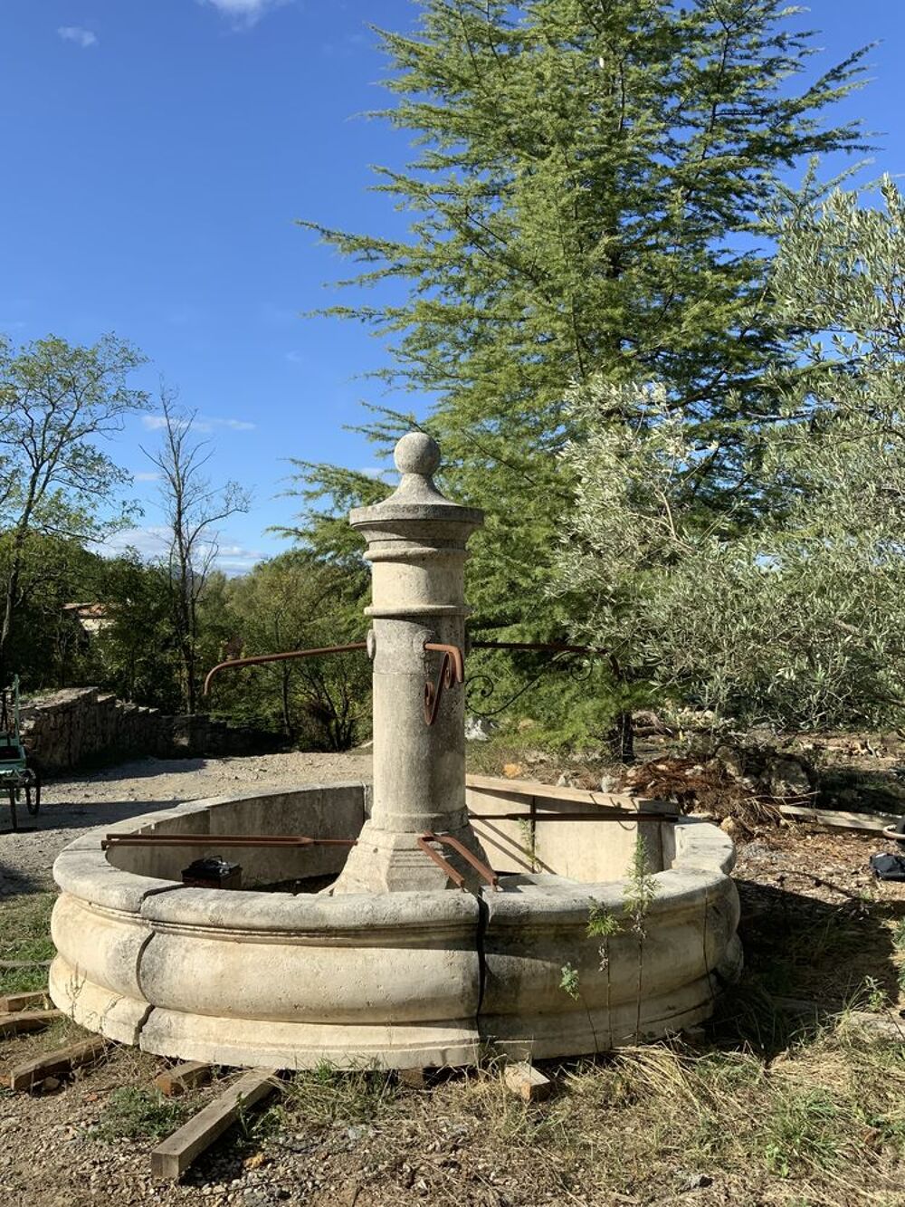 Ancien bassin ,fontaine Jardin
