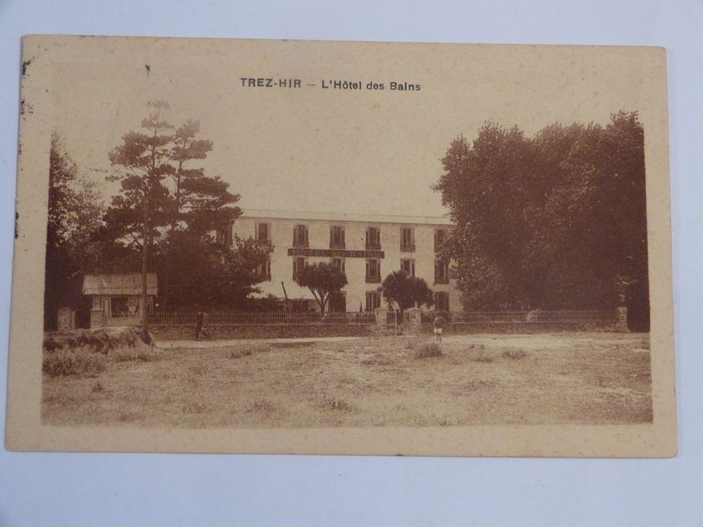 CP - TREZ HIR - PLOUGONVELIN - l'hotel les bains 