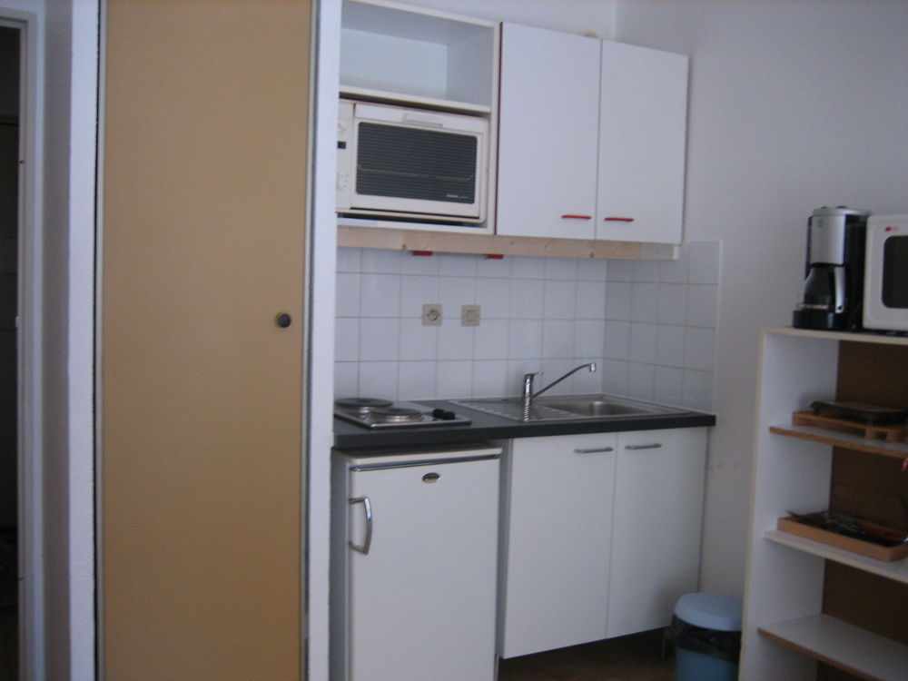 Location Appartement studio meublé vue mer à 30 métres de la plage Mauguio-carnon-plage
