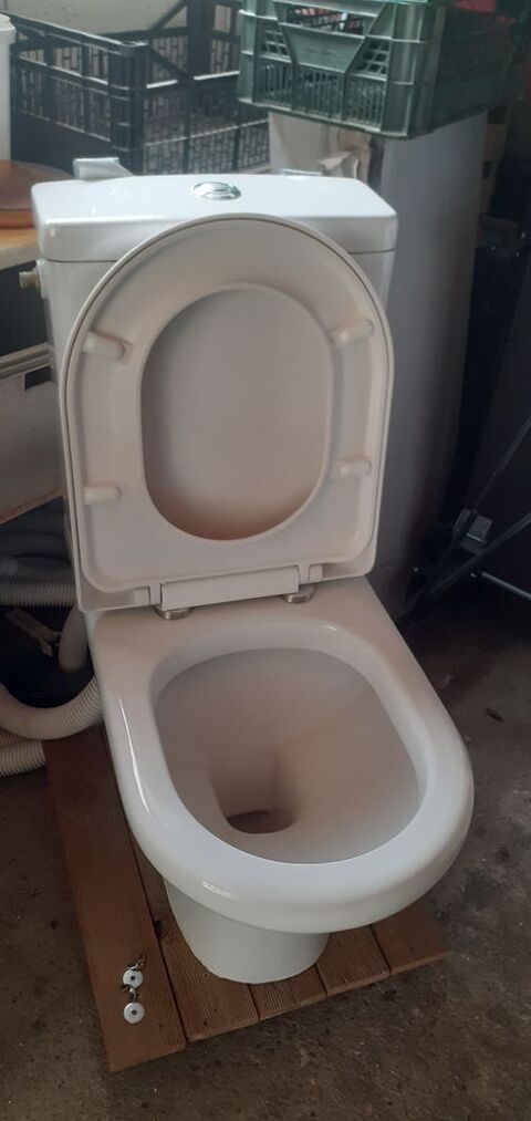 WC Pouilly-les-Nonains (42)