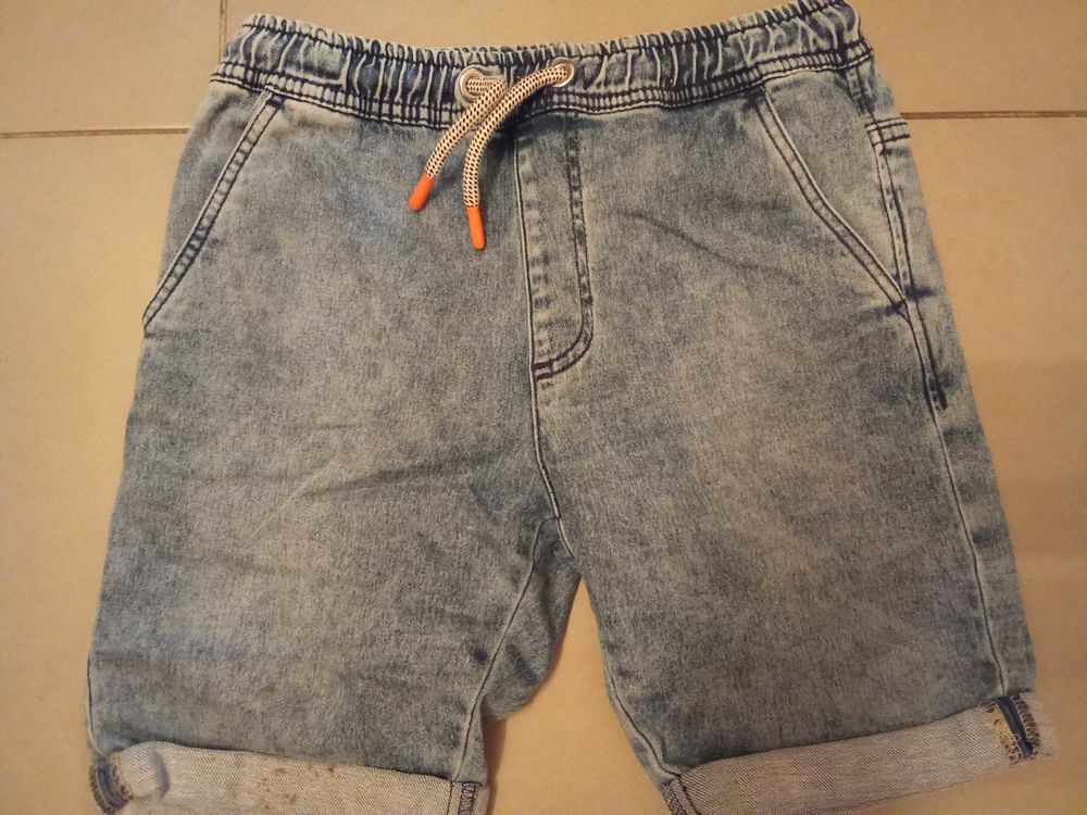 SHORT DE MARQUE FIREFLY. Vêtements enfants