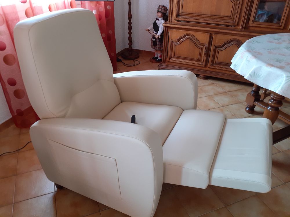 fauteuil relevable en cuir 3 moteurs Meubles