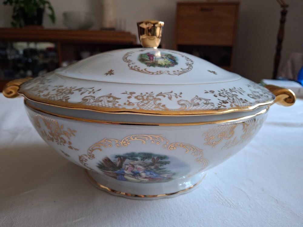 service de table porcelaine. Electroménager