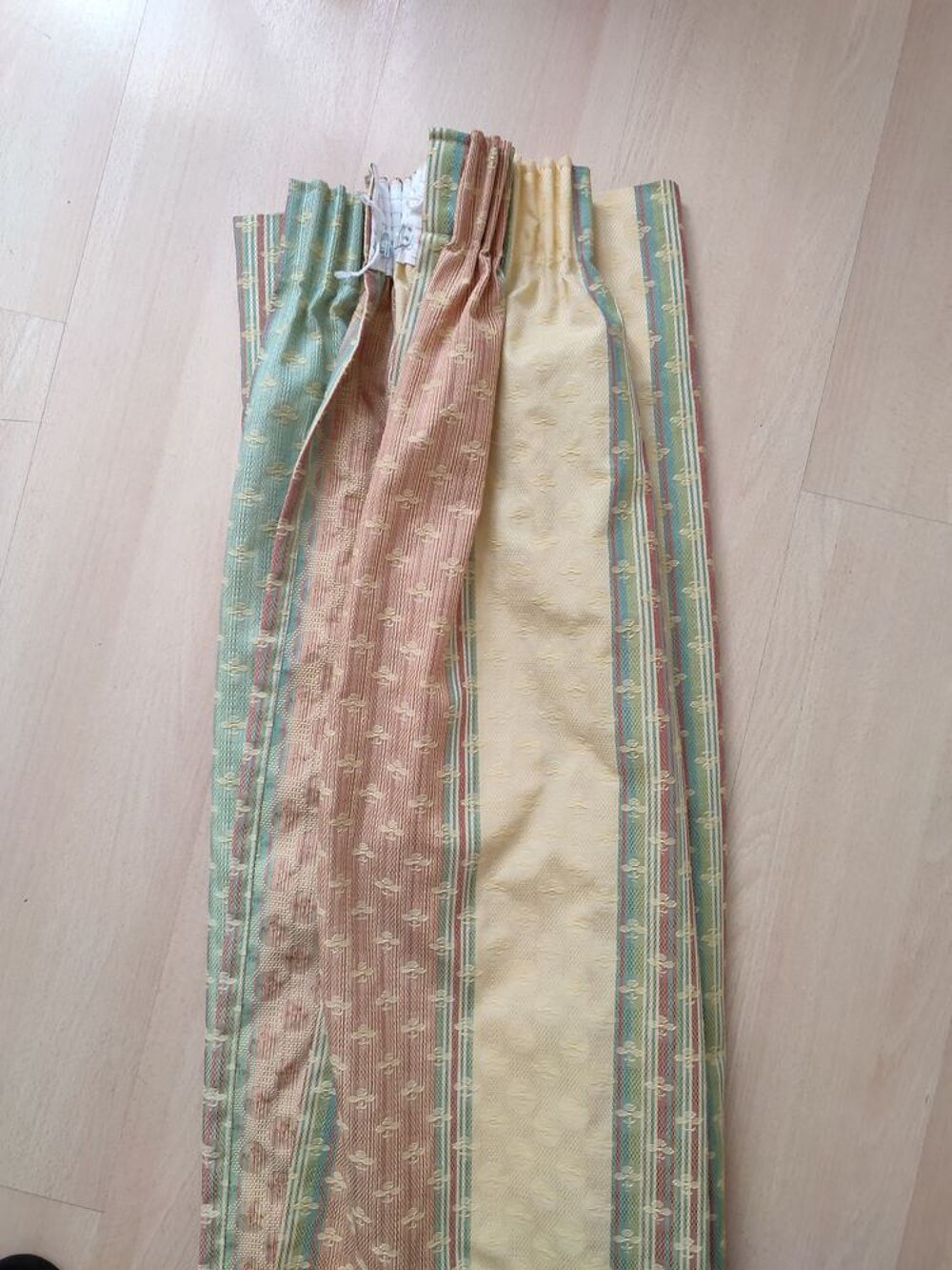 Ensemble Tringle, Anneaux et 2 paires de Rideaux Décoration