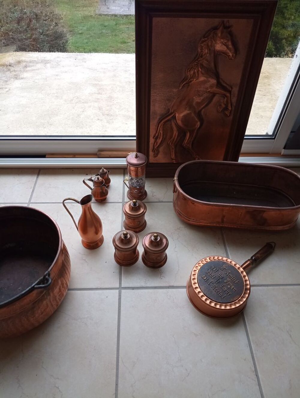 lot de divers objets en cuivre Décoration