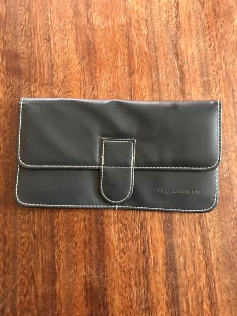 Porte monnaie / Porte cartes Ted Lapidus 6 Saleilles (66)