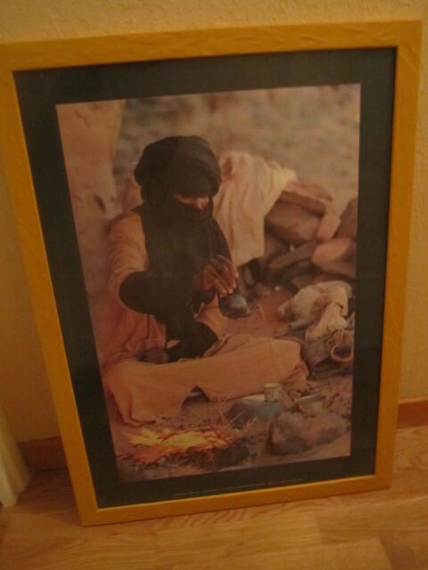 cadre avec photo de Tunisie - tour jaune 75,5 x 55,5 cm 0 M�rignies (59)