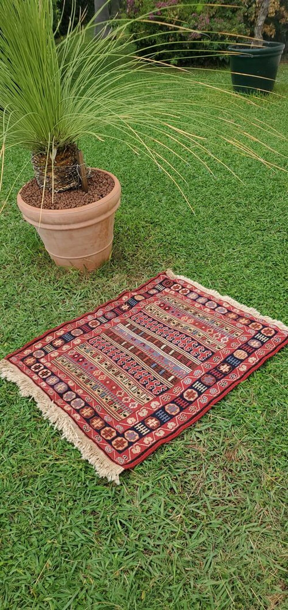 SOUMAK tapis laine nou&eacute; main Décoration