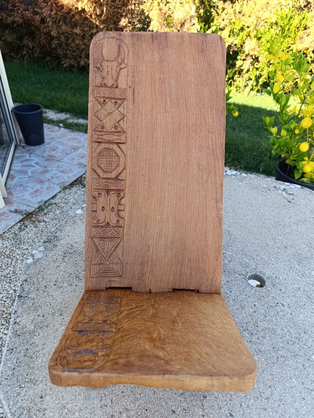 Ancienne belle chaise en bois Style Viking,motifs sculpt&eacute;s.. Meubles