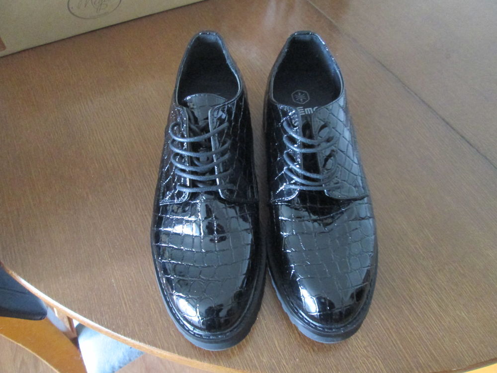 Chaussures neuves femme taille 42 Chaussures
