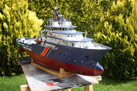 superbe maquette ABEILLE BOURBON au 1/50 2500 Fécamp (76)