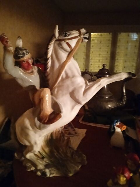 Statuette Apache � cheval  39 Lyon 1 (69)