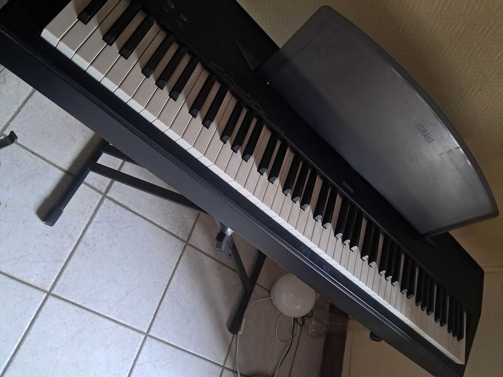 Piano YAMAHA Electric Instruments de musique