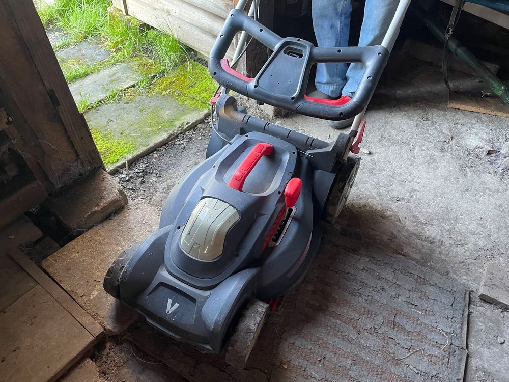 Tondeuse &eacute;lectrique IVENTIV Jardin