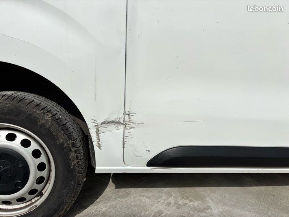 Expert EXPERT FGN TOLE STANDARD BLUEHDI 120 S&S BVM6 PREMIUM PACK 2016 occasion 69800 Saint-Priest
