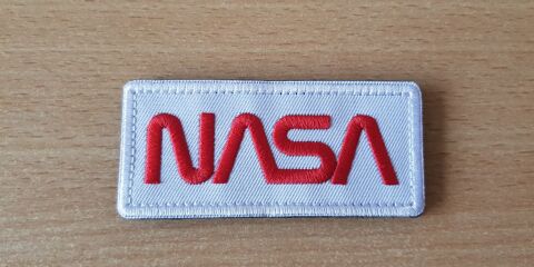 écusson brodé 
logo nasa 
blanc rouge 
9x4 cm
à coudre 
5 Carnon Plage (34)