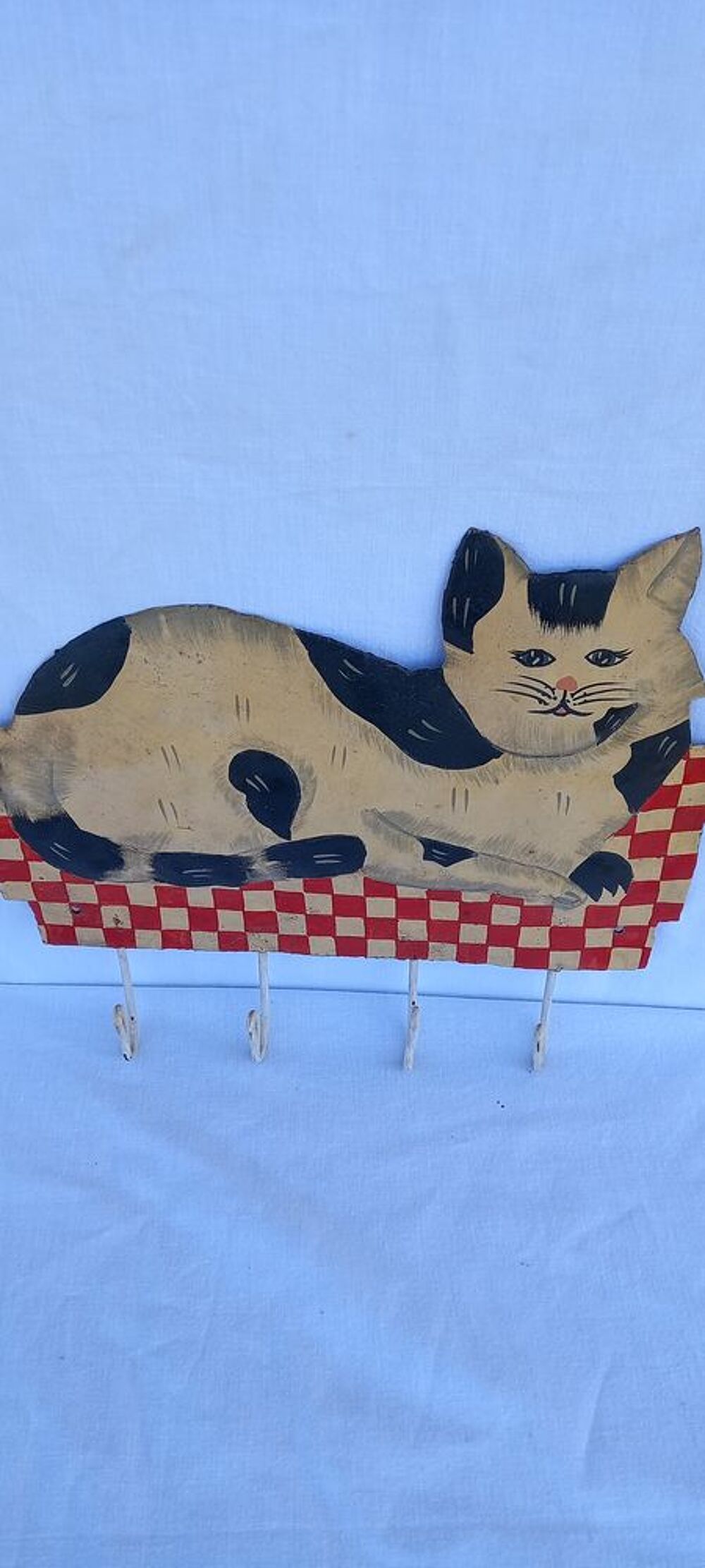 Pat&egrave;re murale vintage chat t&ocirc;le peinte 4 crochets Décoration
