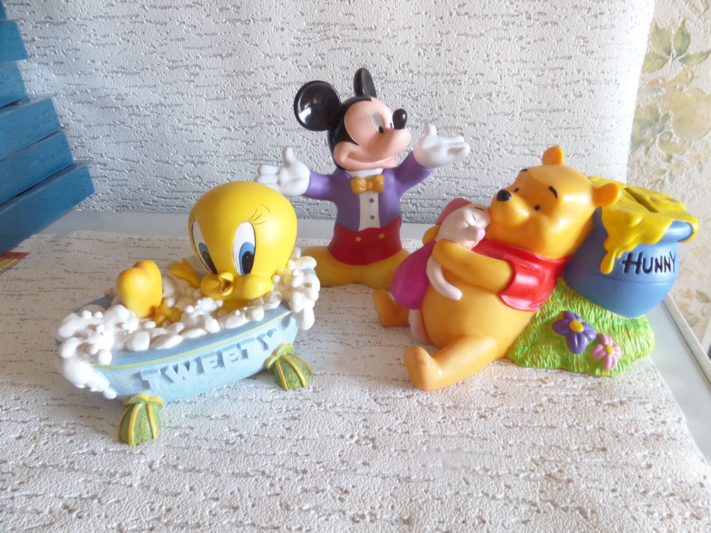 tirelire MICKEY TITI WINNIE L OURSON 