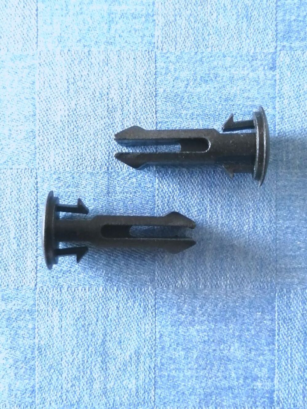 Lot de 4 obturateurs neufs Bricolage