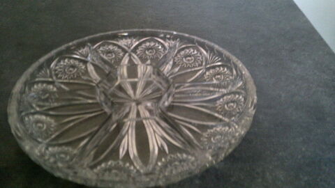 PLAT A  APERITIF EN CRISTAL 10 Ostricourt (59)