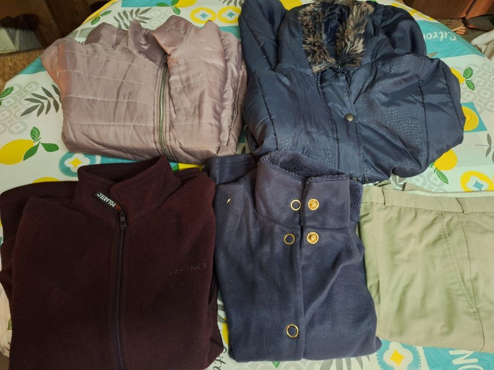 Lot de 5 v&ecirc;tements taille L et XL
Vtements