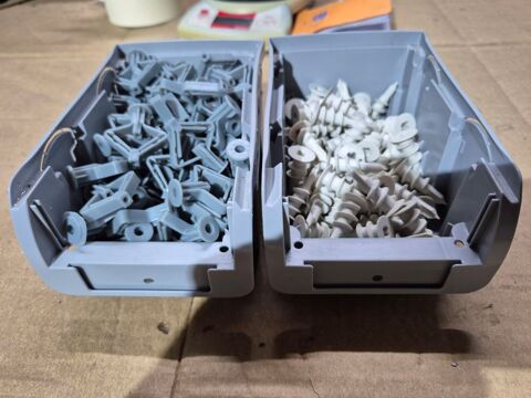 Lot de chevilles placo et cloison sches avec bac  bec 20 Mimizan (40)