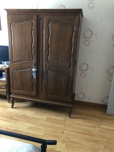 Armoires commodes secr�taire meubles divers 30 Soirans (21)