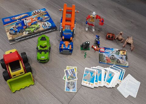 Légo city la poursuite en moto et Mega Bloks Hot Wheels cami Saint-Menges (08)
