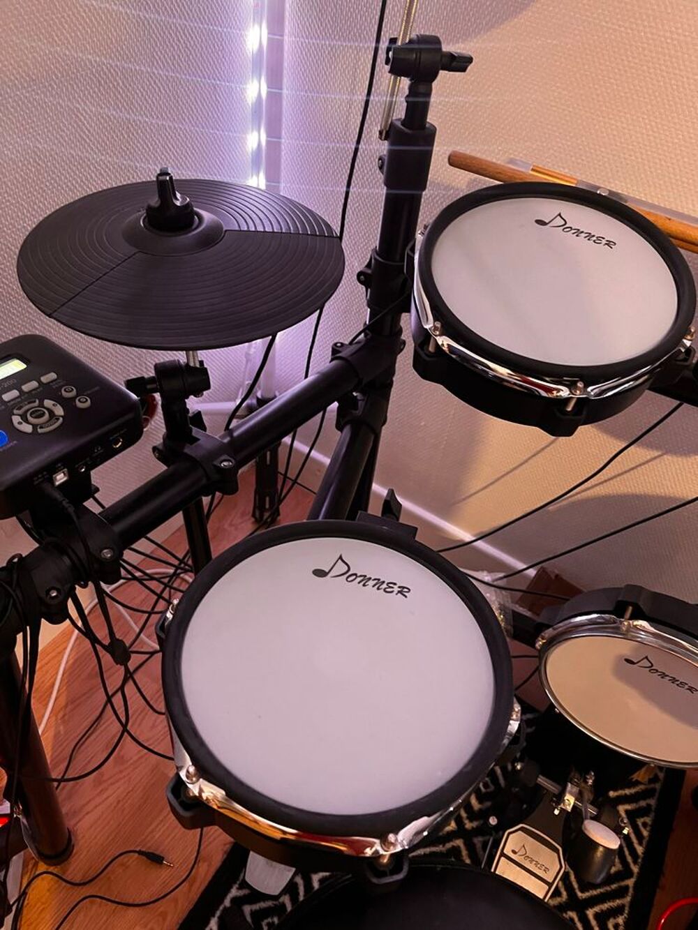 Donner DED-200 + Ampli ACB50 €" Batterie &eacute;lectronique compl&egrave;te €" Tr&egrave;s bon &eacute;tat Instruments de musique