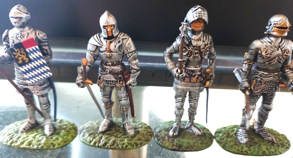 Lot 4 soldats de plomb"Guerriers du Moyen-Age"Del Prado 1/32 