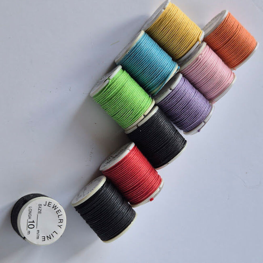 Lot de 10 bobines de fil coton de 10 m&egrave;tres de couleurs diff Bricolage