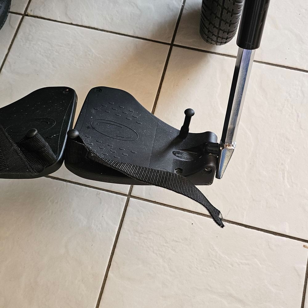 Fauteuil Roulant &eacute;lectrique AVIVA RX20AA 900 euros Meubles