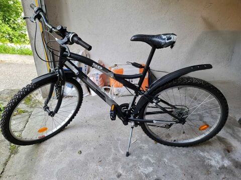 velo mixte .vtt..etat neuf .pratiquement pas rouler 95 Ville-la-Grand (74)