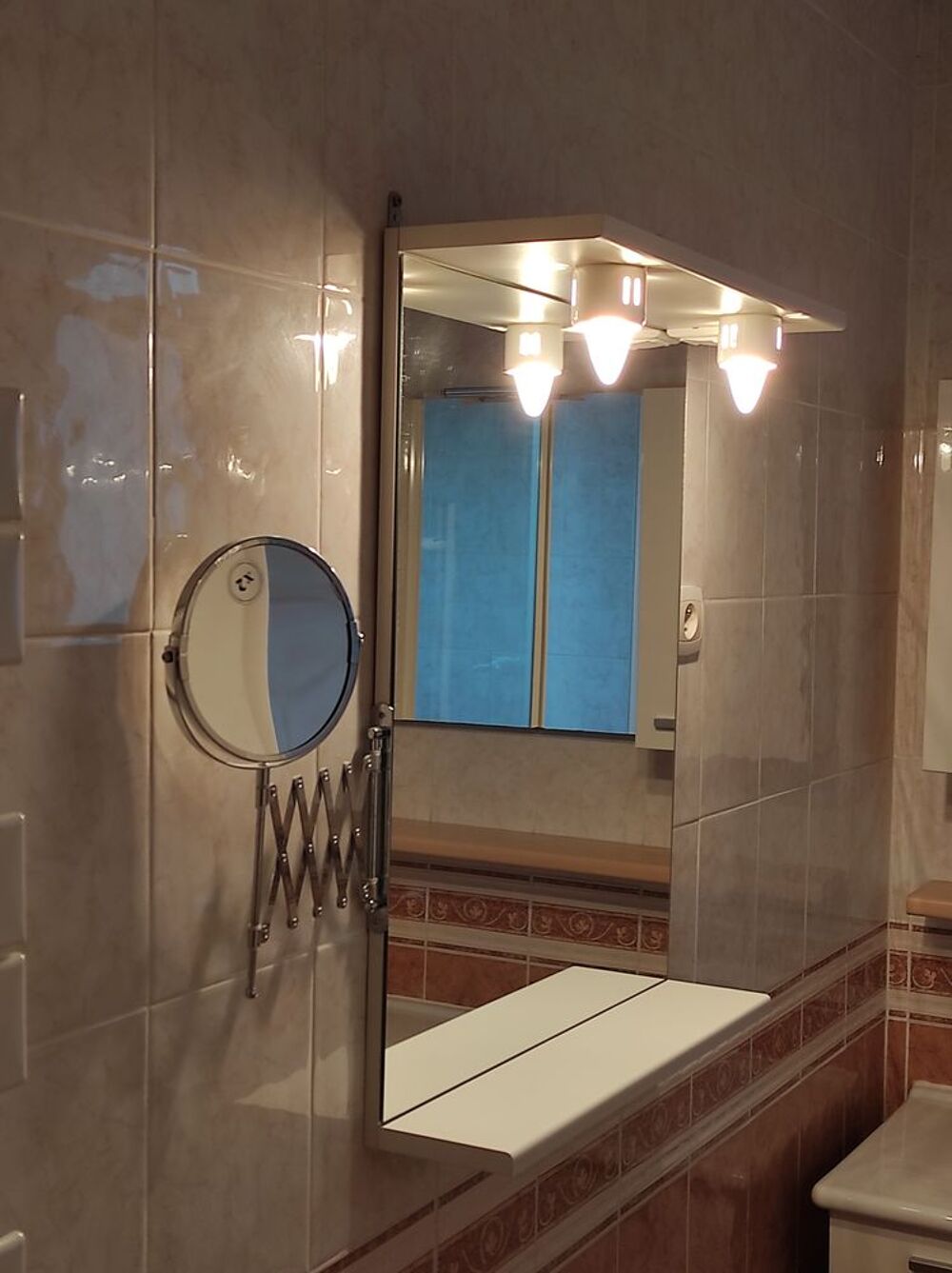 Miroir de salle de bain + &eacute;clairages Décoration