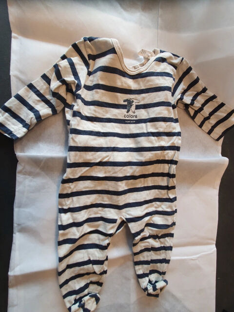 Grenouillere raye 
12 mois 2 Aubvillers (80)