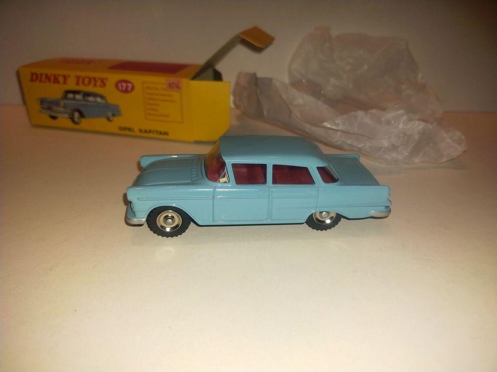 DINKY TOYS Atlas Opel Kapitan
