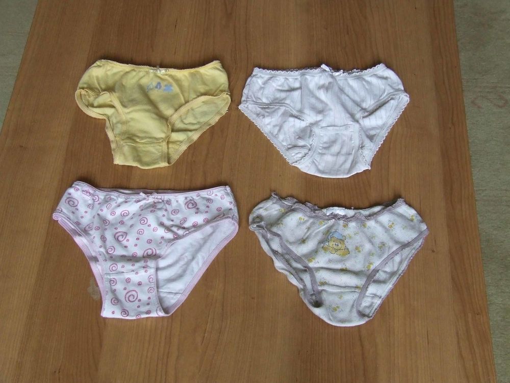 Lot 6, 4 culottes, Blanc, jaune avec motifs, 4 &agrave; 6&nbsp;ans, TBE Vêtements enfants