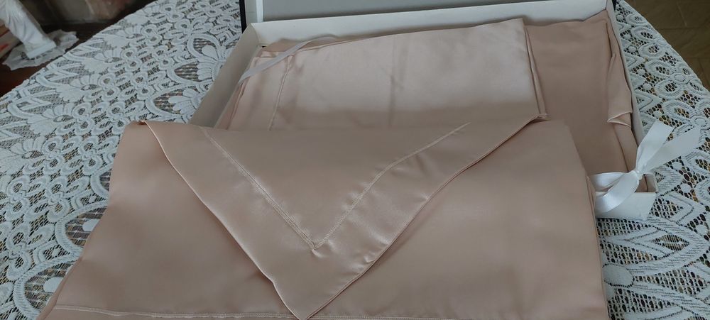Parure de draps en satin neuve Décoration