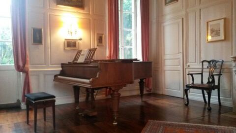 piano de concert Erard 1917 tr�s bon �tat 6000 Saumur (49)