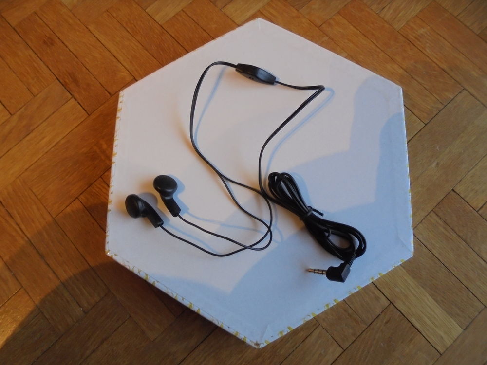 Paire d'&eacute;couteurs 3 (26) Téléphones et tablettes