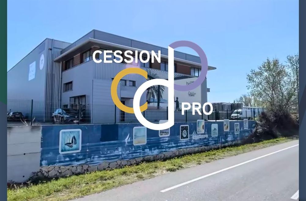   LOCAL D'ACTIVITÉ DE 227 M² A LOUER AVEC BUREAUX ET STOCKAGE AU NORD D'AVIGNON 