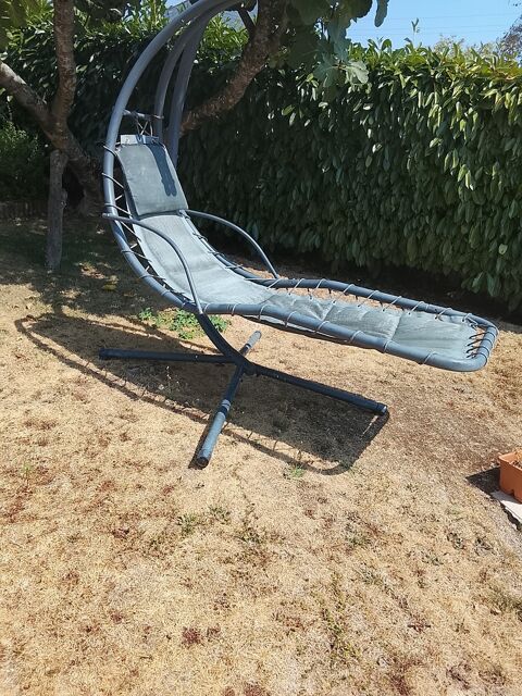 Chaise suspendue de jardin grise Saint-Léger-des-Bois (49)
