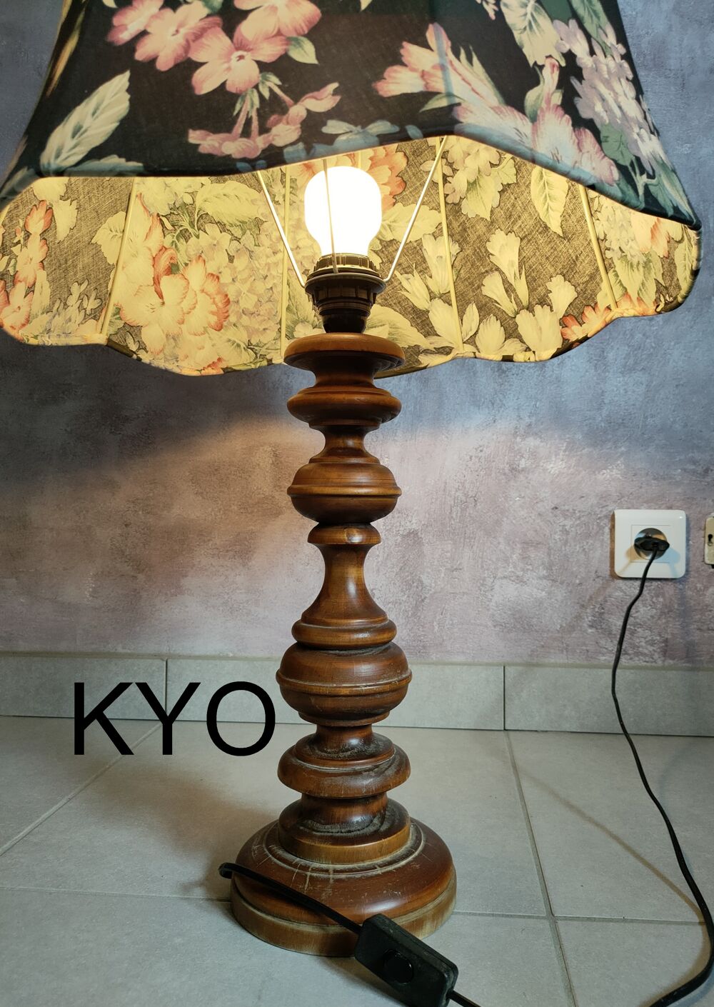Grande Lampe &agrave; poser, abat-jour fleurs, bois tissu Décoration