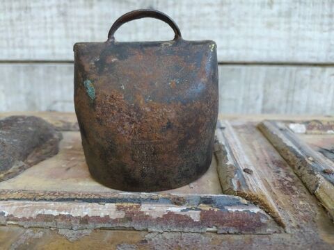 Ancienne Cloche Clarine Devouassoud Chamonix 5/0 39 Loches (37)