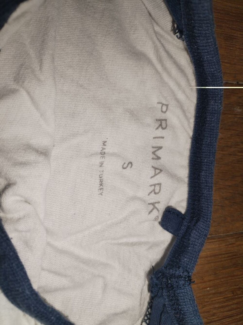 T-SHIRT HOMME (taille S)
Vêtements