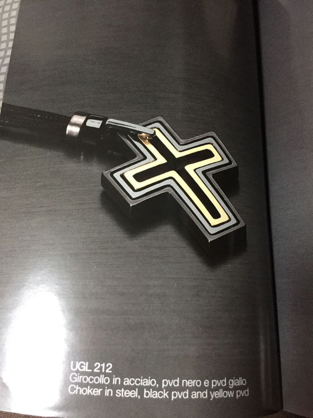 collier marque com&egrave;te UGL 212 Bijoux et montres