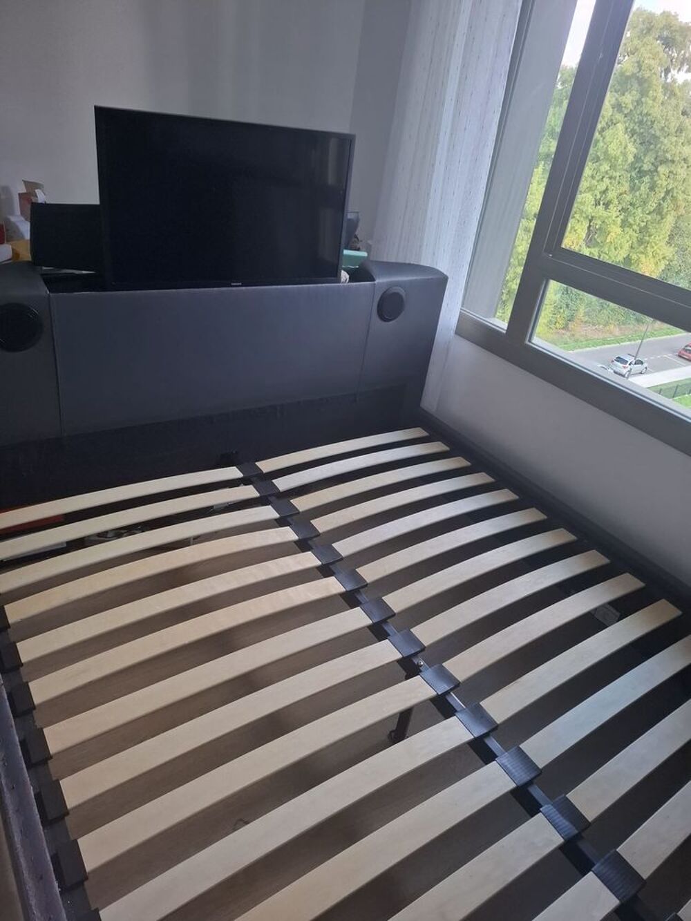 Lit double 160x200 avec fonctionnalit&eacute;s int&eacute;gr&eacute;es Meubles